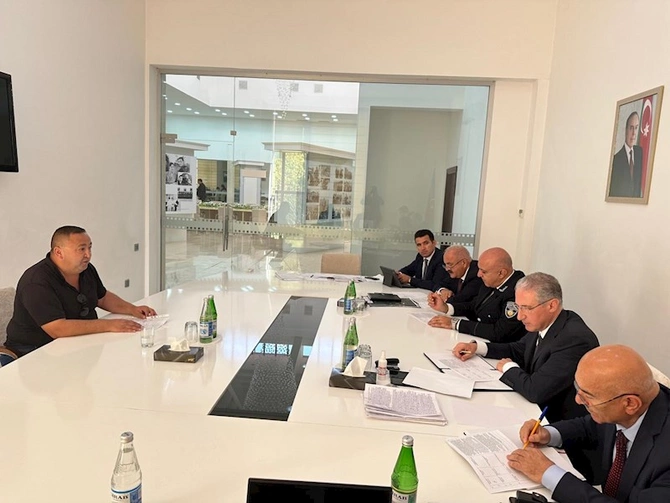 Ekologiya və təbii sərvətlər naziri Hacıqabulda vətəndaşları qəbul edib — FOTOLAR