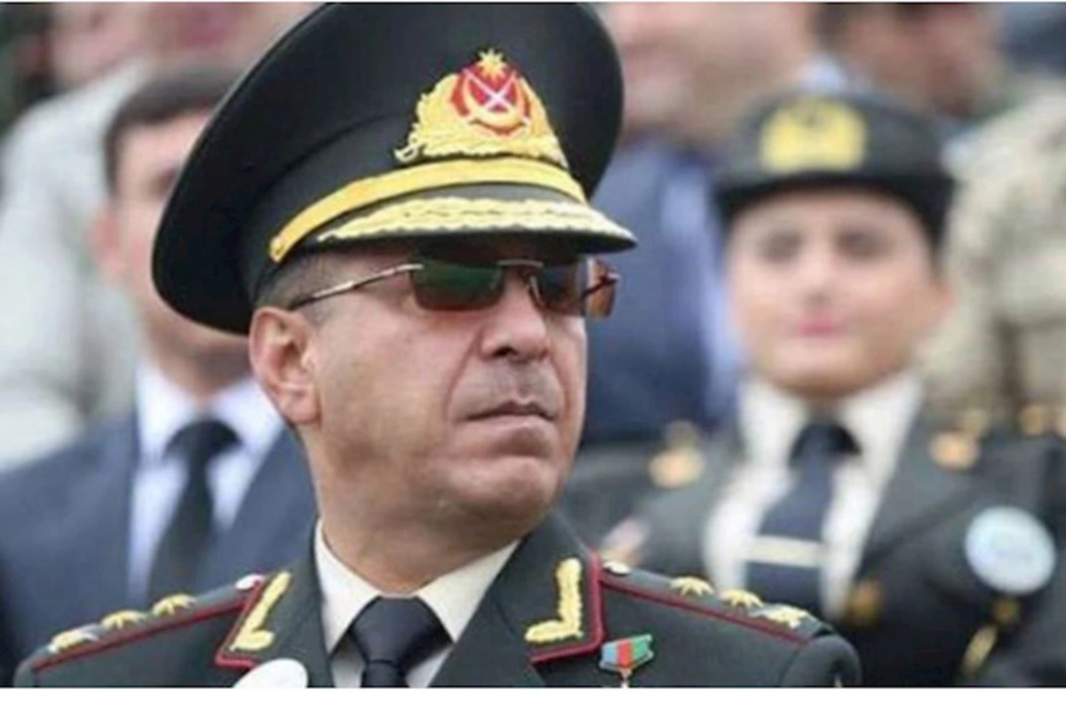 Həbsdə rütbəsi alınmayan yeganə general kimdir?