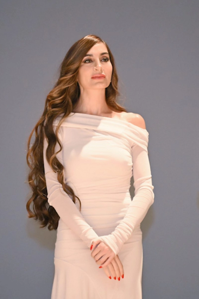 Prezidentin ailə üzvləri Tağıyev: Neft filminin təqdimatında — FOTOLAR Prezidentin ailə üzvləri Tağıyev: Neft filminin təqdimatında — FOTOLAR