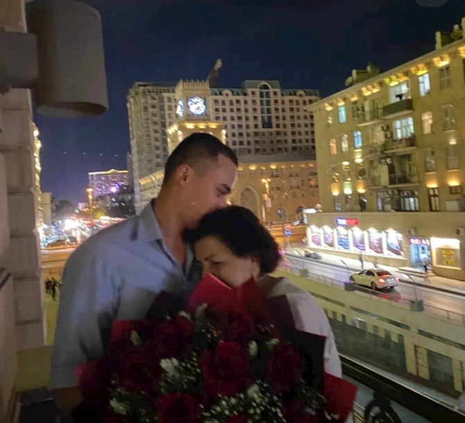 Kübra Əliyeva nəvəsini əsgərliyə yola saldı — FOTOLAR