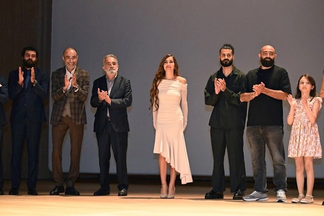 Prezidentin ailə üzvləri Tağıyev: Neft filminin təqdimatında — FOTOLAR Prezidentin ailə üzvləri Tağıyev: Neft filminin təqdimatında — FOTOLAR