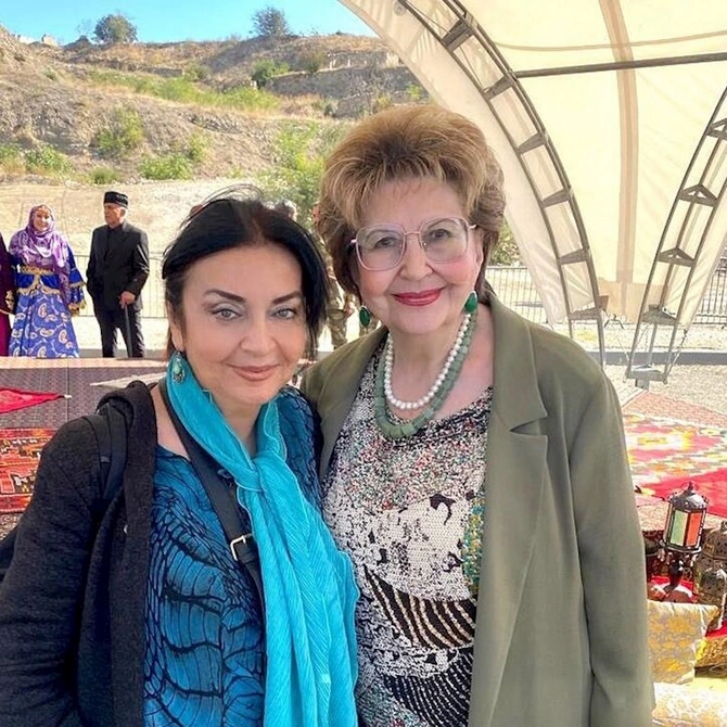 Xalq artisti illər sonra belə görüntüləndi — FOTO Xalq artisti illər sonra belə görüntüləndi — FOTO