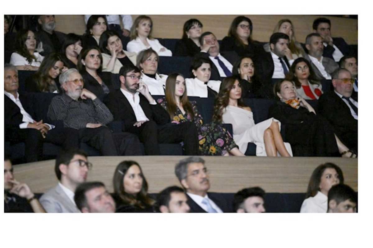 Prezidentin ailə üzvləri Tağıyev: Neft filminin təqdimatında — FOTOLAR