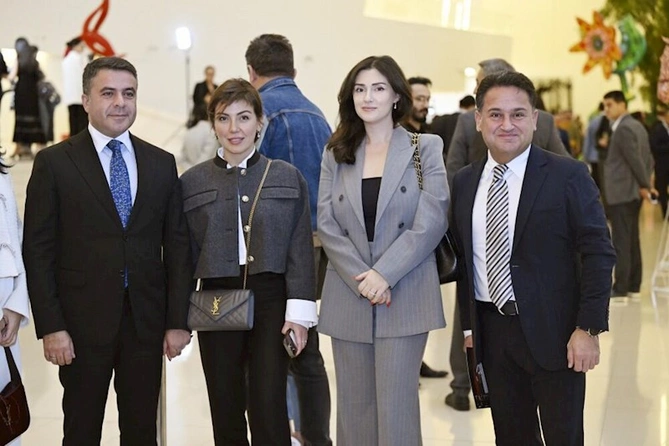 Murad Dadaşov uzun müddət sonra ilk dəfə həyat yoldaşı ilə — FOTOLAR Murad Dadaşov uzun müddət sonra ilk dəfə həyat yoldaşı ilə — FOTOLAR