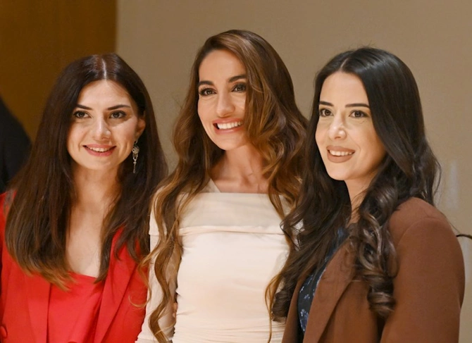 Prezidentin ailə üzvləri Tağıyev: Neft filminin təqdimatında — FOTOLAR Prezidentin ailə üzvləri Tağıyev: Neft filminin təqdimatında — FOTOLAR
