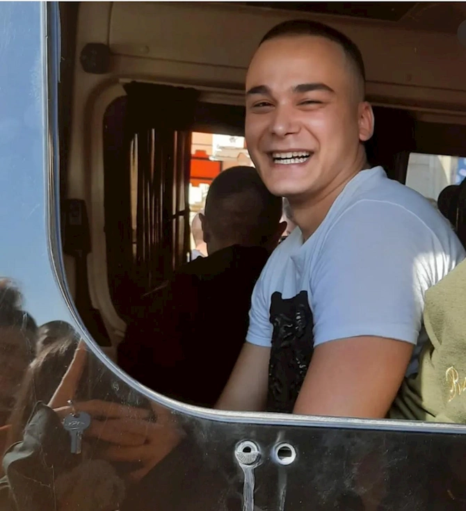 Kübra Əliyeva nəvəsini əsgərliyə yola saldı — FOTOLAR