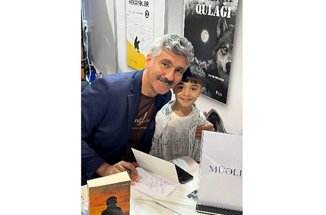 “Canavar qulağı” kitabının imza saatı keçirilib — FOTOLAR