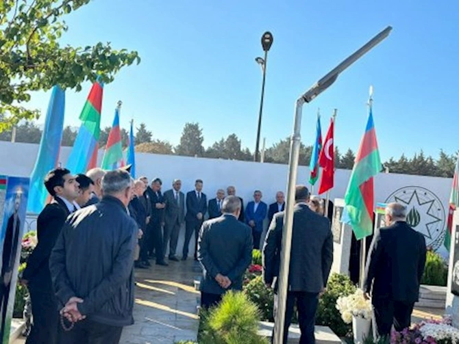 Vətən müharibəsi şəhidi Rəşad Zeynallının anım günü keçrilib — FOTOLAR Vətən müharibəsi şəhidi Rəşad Zeynallının anım günü keçrilib — FOTOLAR