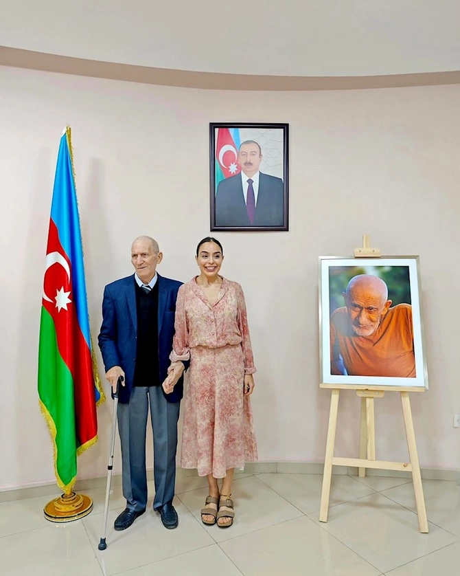 Leyla Əliyeva Qocalar evində — FOTOLAR