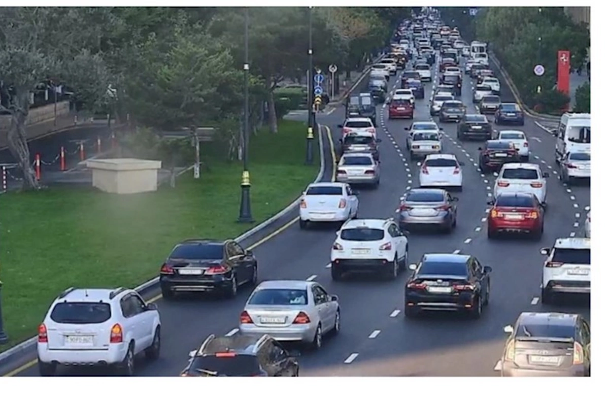 Bakıda tıxac olan yollar — SİYAHI