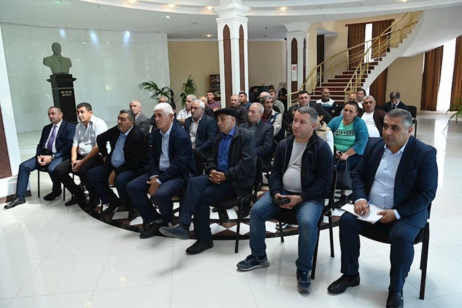 “Azərişiq” ASC Tovuzda sahibkarlarla görüş keçirib — FOTOLAR “Azərişiq” ASC Tovuzda sahibkarlarla görüş keçirib — FOTOLAR