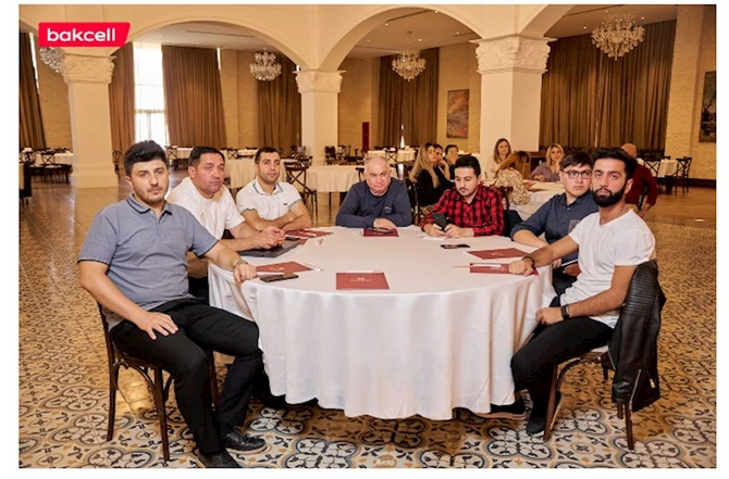 “Bakcell” “INMerge” İnnovasiya Sammiti ərəfəsində jurnalistlər üçün təlim təşkil edib — FOTOLAR