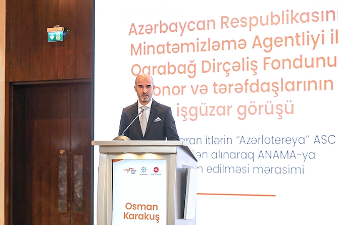 “Azərlotereya”nın dəstəyi ilə alınan minaaxtaran itlər ANAMA-ya təqdim edilib — FOTOLAR “Azərlotereya”nın dəstəyi ilə alınan minaaxtaran itlər ANAMA-ya təqdim edilib — FOTOLAR