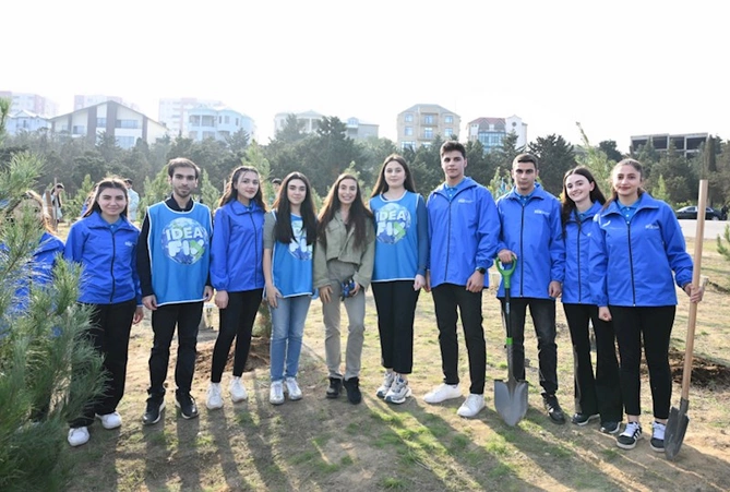 Leyla Əliyevanın iştirakı ilə Sabunçuda ağacəkmə aksiyası keçirilib — FOTOLAR Leyla Əliyevanın iştirakı ilə Sabunçuda ağacəkmə aksiyası keçirilib — FOTOLAR