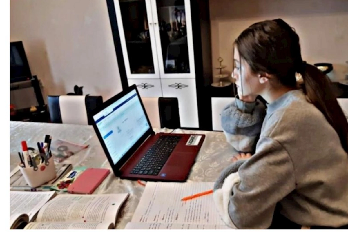 Kiçik yaşlı uşaqlar üçün distant təhsil əlverişli deyil — AÇIQLAMA