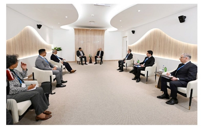Azərbaycan lideri Surinam Prezidenti ilə görüşdü — YENİLƏNİB Azərbaycan lideri Surinam Prezidenti ilə görüşdü — YENİLƏNİB