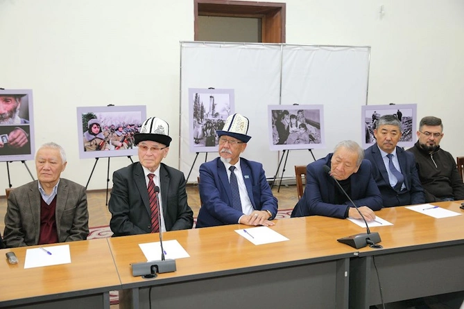 Bişkekdə Zəfər Gününə həsr edilmiş tədbir keçirildi — FOTOLAR Bişkekdə Zəfər Gününə həsr edilmiş tədbir keçirildi — FOTOLAR