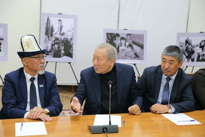 Bişkekdə Zəfər Gününə həsr edilmiş tədbir keçirildi — FOTOLAR Bişkekdə Zəfər Gününə həsr edilmiş tədbir keçirildi — FOTOLAR