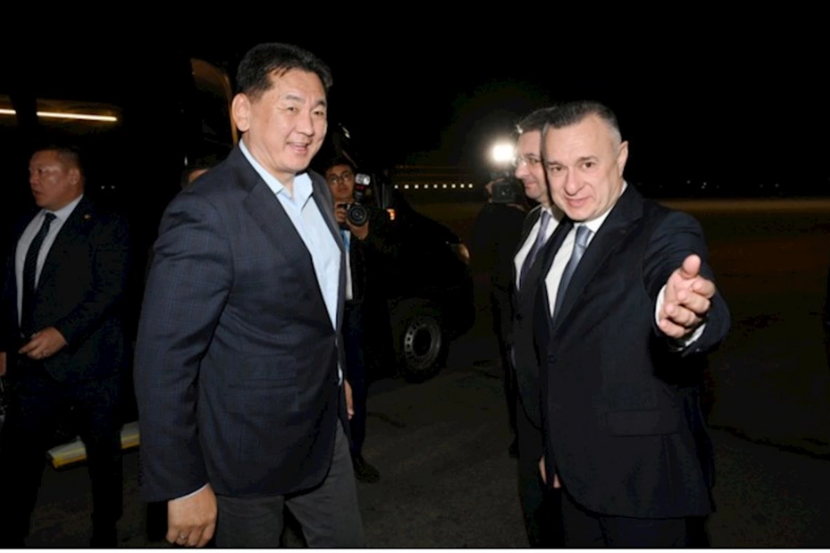 Monqolustan Prezidenti Azərbaycana səfərə gəlib