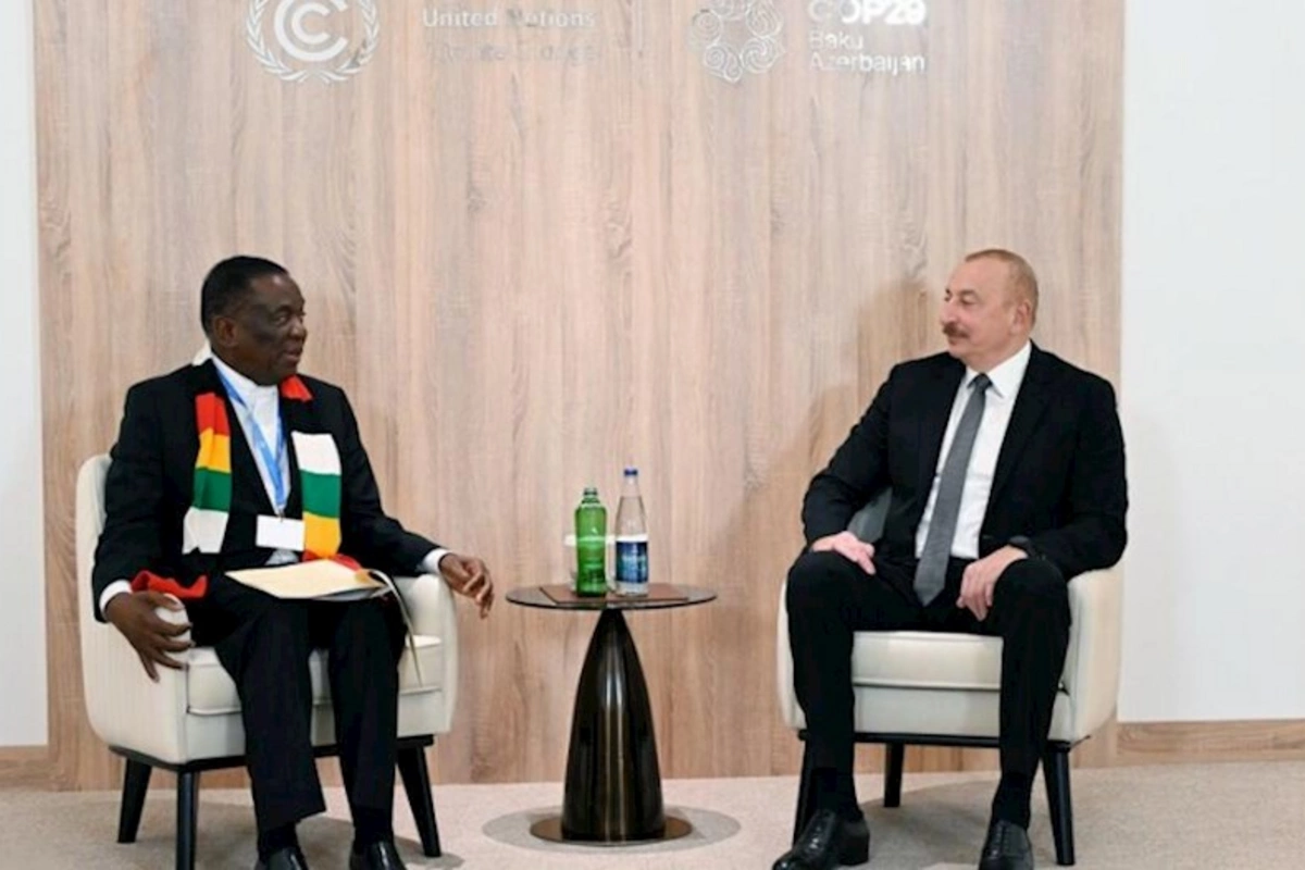 İlham Əliyev zimbabveli həmkarı ilə görüşdü — FOTO (YENİLƏNİB)