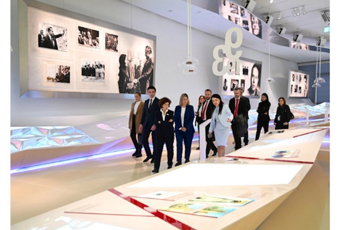 Şimali Makedoniyanın Prezidenti Heydər Əliyev Mərkəzində olub — FOTOLAR