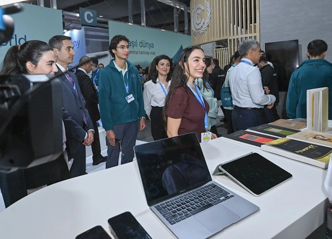 Leyla Əliyeva və Anar Ələkbərov COP29 məkanındakı Azərbaycan pavilyonunu ziyarət ediblər — FOTOLAR