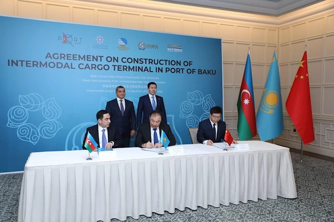 Azərbaycan, Qazaxıstan və Çin Bakı Limanında yeni İntermodal Yük Terminalının inşası üçün birgə müəssisə yaradıb — FOTOLAR