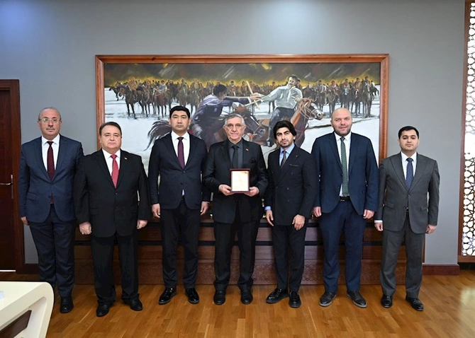 Qırğızıstanın Manas Dövlət Universitetində COP29 ilə bağlı konfrans keçirildi — FOTOLAR