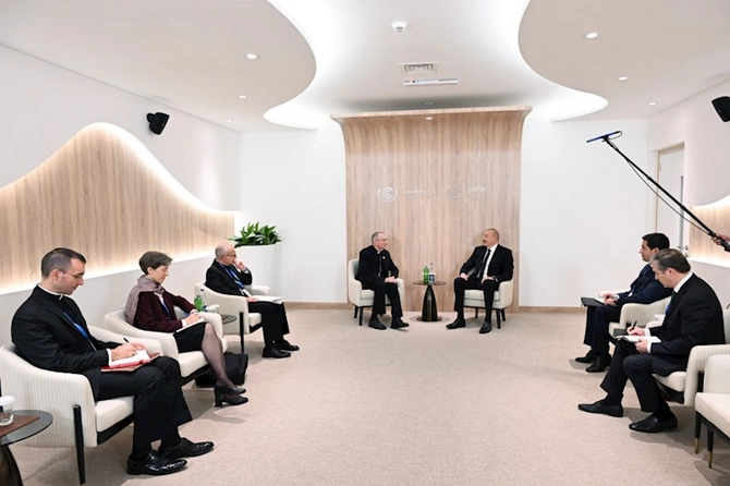 Prezident İlham Əliyev Müqəddəs Taxt-Tacın Dövlət katibi ilə görüşüb — FOTO (YENİLƏNİB) Prezident İlham Əliyev Müqəddəs Taxt-Tacın Dövlət katibi ilə görüşüb — FOTO (YENİLƏNİB)