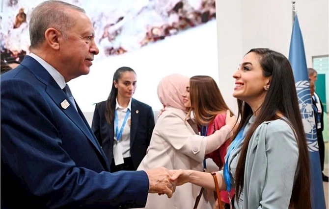 Ərdoğan və xanımı Prezidentin ailə üzvləri ilə görüşdü — FOTOLAR