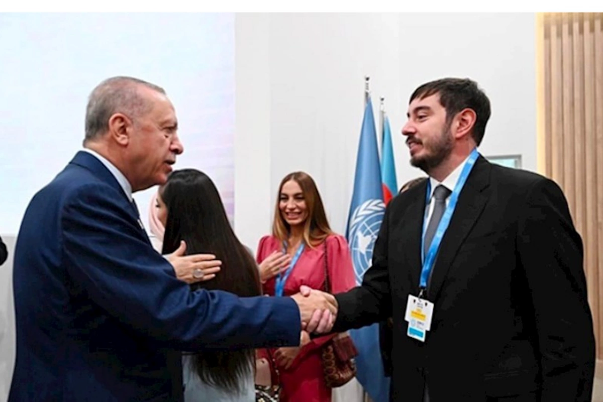 Ərdoğan və xanımı Prezidentin ailə üzvləri ilə görüşdü — FOTOLAR