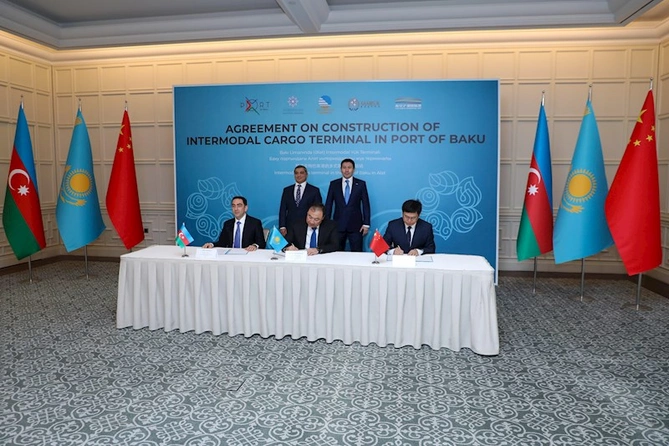 Azərbaycan, Qazaxıstan və Çin Bakı Limanında yeni İntermodal Yük Terminalının inşası üçün birgə müəssisə yaradıb — FOTOLAR