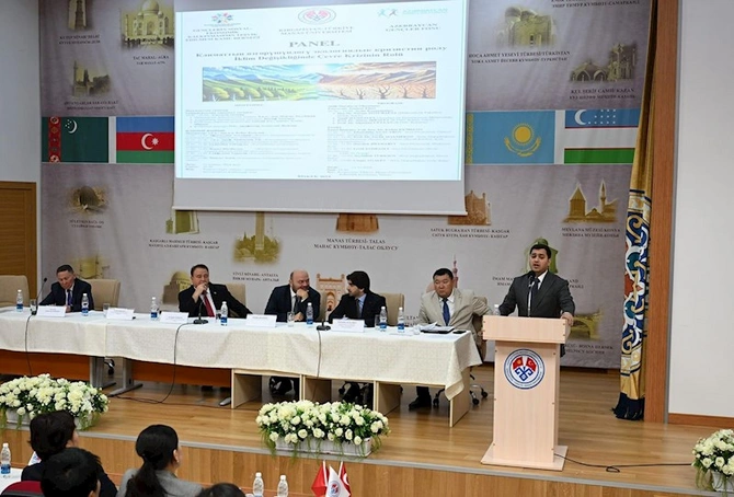 Qırğızıstanın Manas Dövlət Universitetində COP29 ilə bağlı konfrans keçirildi — FOTOLAR