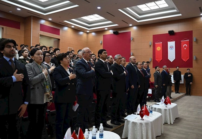 Qırğızıstanın Manas Dövlət Universitetində COP29 ilə bağlı konfrans keçirildi — FOTOLAR