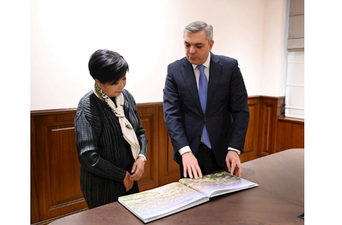 Samir Nuriyev Tokio qubernatoru ilə görüşüb — FOTOLAR Samir Nuriyev Tokio qubernatoru ilə görüşüb — FOTOLAR