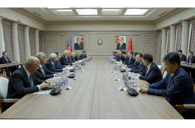 Şahin Mustafayev Din Süesyanla görüşdü — FOTO