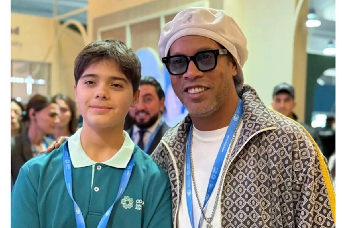 Prezidentin nəvəsi Ronaldinyo ilə bir arada — FOTO