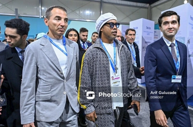 Ronaldinyo Bakı Olimpiya Stadionuna gəldi — FOTOLAR Ronaldinyo Bakı Olimpiya Stadionuna gəldi — FOTOLAR