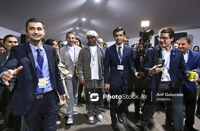 Ronaldinyo Bakı Olimpiya Stadionuna gəldi — FOTOLAR Ronaldinyo Bakı Olimpiya Stadionuna gəldi — FOTOLAR