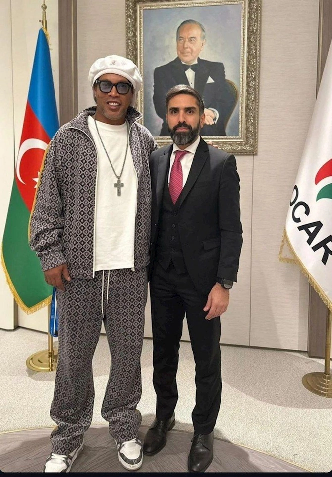 AFFA prezidenti Ronaldinyo ilə bir arada — FOTO