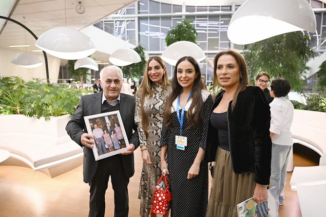 Leyla və Arzu Əliyevalar sərgidə — FOTOLAR (VİDEO)