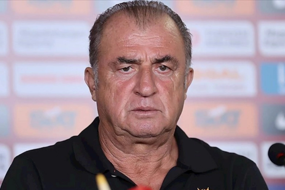 Fatih Terim Bakıda fanatların əhatəsinə düşüb — VİDEO