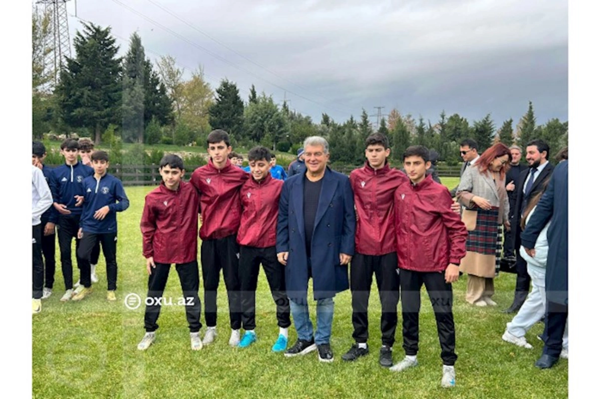 Barselonanın prezidenti Azərbaycanın yeniyetmə futbolçuları ilə görüşüb