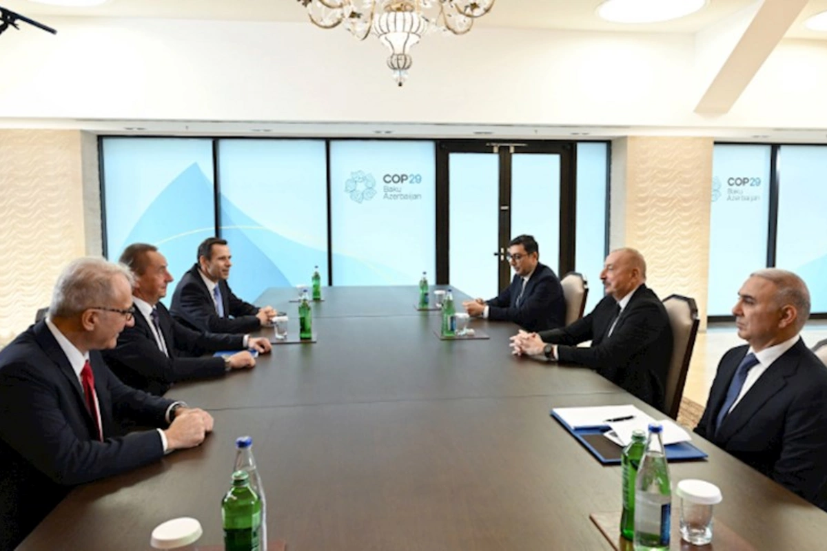 İlham Əliyev Beynəlxalq Kanoe, Avarçəkmə və Draqon Qayıqları federasiyalarının prezidentləri ilə görüşüb — FOTOLAR (YENİLƏNİB)