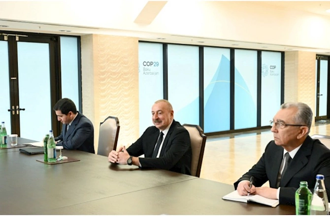İlham Əliyev Kuala Lumpur şəhərinin meri ilə görüşüb — FOTOLAR (YENİLƏNİB) İlham Əliyev Kuala Lumpur şəhərinin meri ilə görüşüb — FOTOLAR (YENİLƏNİB)