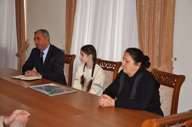 Hacıqabul RİH başçısı Sevindik Hətəmov istedadlı şagirdlərlə görüşdü — FOTOLAR