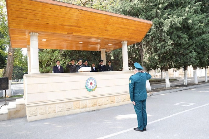 Hərbi prokuror Dövlət Sərhəd Xidmətinin hərbi qulluqçuları ilə görüşdü — FOTOLAR Hərbi prokuror Dövlət Sərhəd Xidmətinin hərbi qulluqçuları ilə görüşdü — FOTOLAR