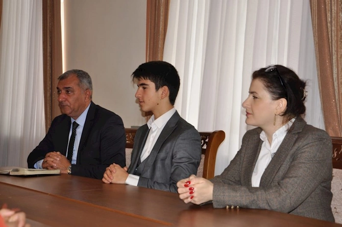 Hacıqabul RİH başçısı Sevindik Hətəmov istedadlı şagirdlərlə görüşdü — FOTOLAR