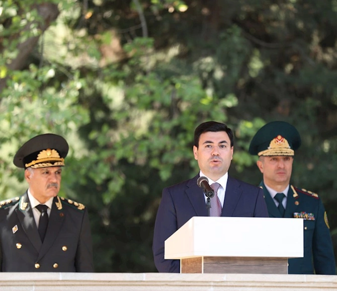 Hərbi prokuror Dövlət Sərhəd Xidmətinin hərbi qulluqçuları ilə görüşdü — FOTOLAR Hərbi prokuror Dövlət Sərhəd Xidmətinin hərbi qulluqçuları ilə görüşdü — FOTOLAR