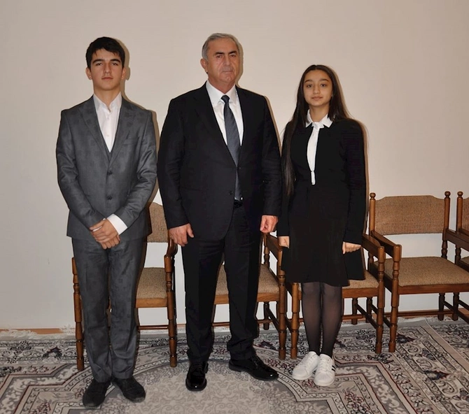 Hacıqabul RİH başçısı Sevindik Hətəmov istedadlı şagirdlərlə görüşdü — FOTOLAR